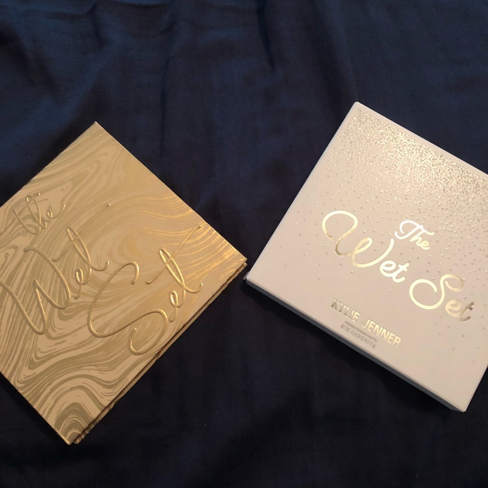 Kylie wet set